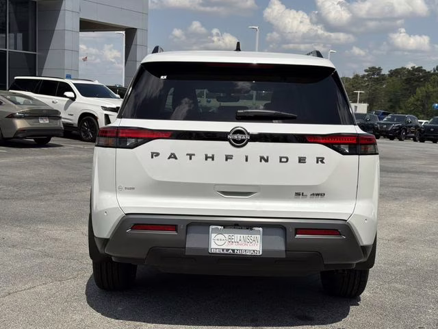 2026 Everest White Pearl Tricoat Nissan Pathfinder SL 4X4 SUV