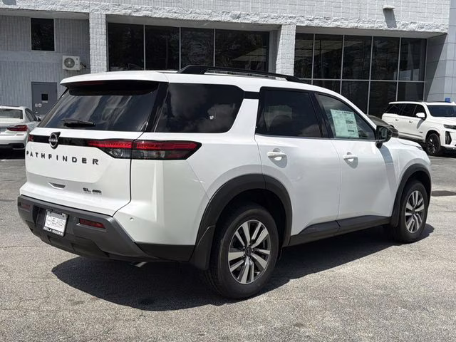 2026 Everest White Pearl Tricoat Nissan Pathfinder SL 4X4 SUV