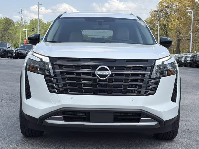 2026 Everest White Pearl Tricoat Nissan Pathfinder SL 4X4 SUV