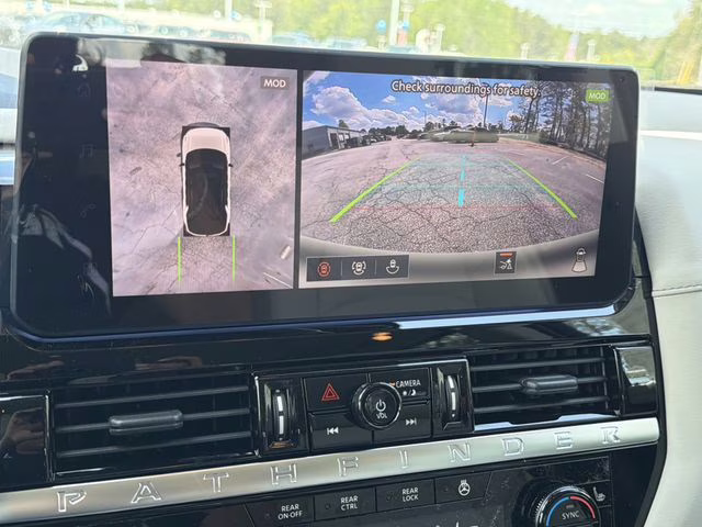 2026 Everest White Pearl Tricoat Nissan Pathfinder SL 4X4 SUV