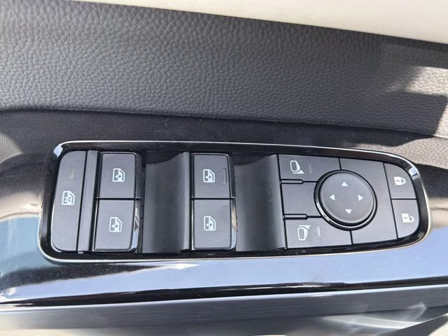 2026 Everest White Pearl Tricoat Nissan Pathfinder SL FWD SUV