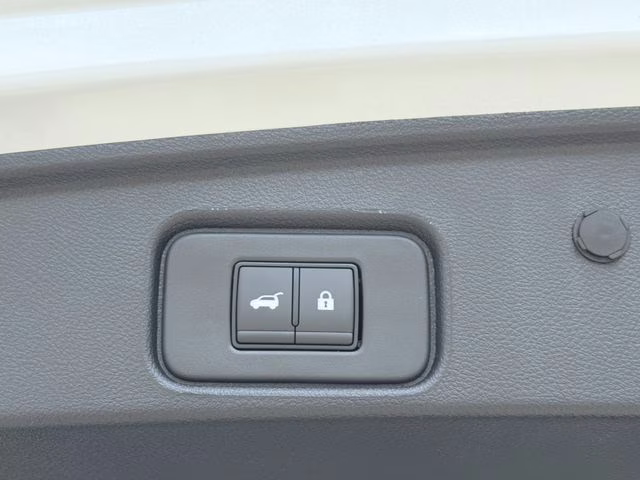 2026 Everest White Pearl Tricoat Nissan Pathfinder SL FWD SUV