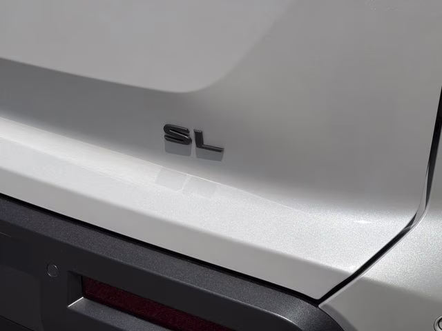 2026 Everest White Pearl Tricoat Nissan Pathfinder SL FWD SUV