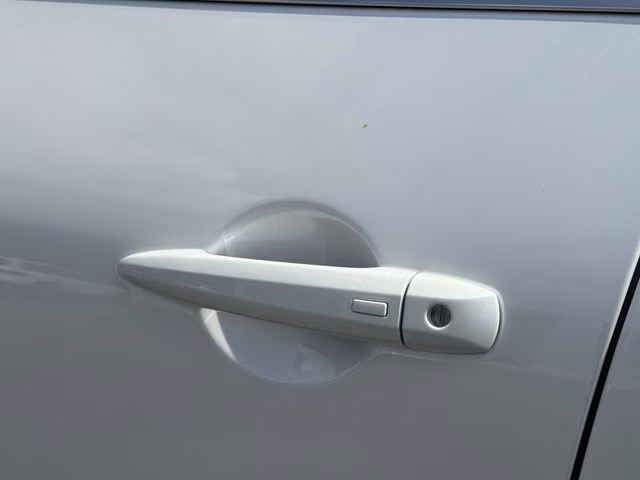 2026 Everest White Pearl Tricoat Nissan Pathfinder SL FWD SUV