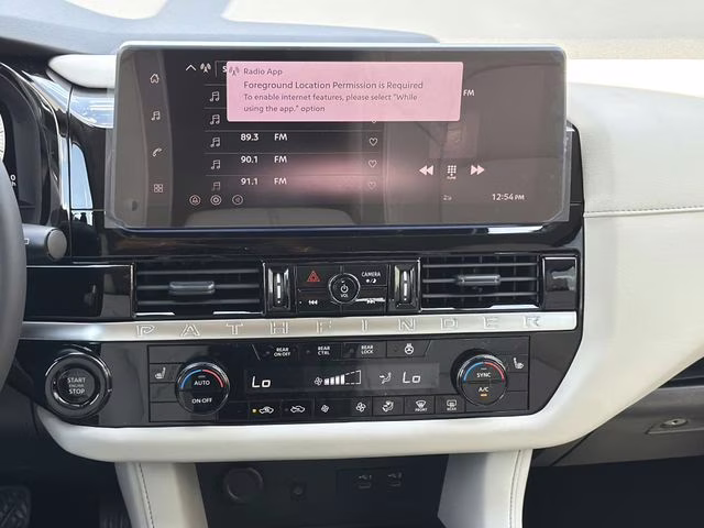 2026 Everest White Pearl Tricoat Nissan Pathfinder SL FWD SUV