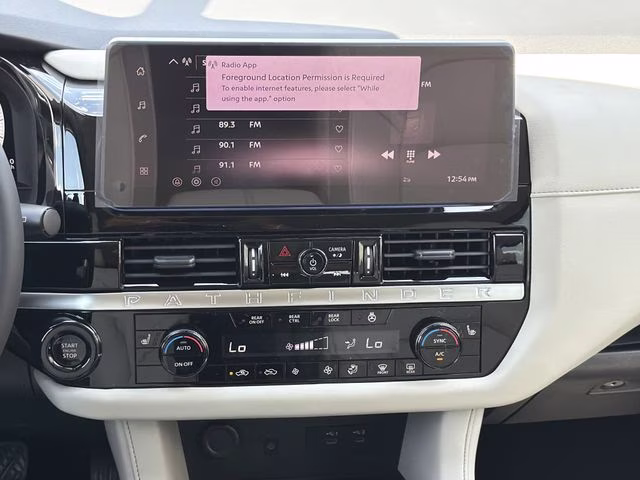 2026 Everest White Pearl Tricoat Nissan Pathfinder SL FWD SUV