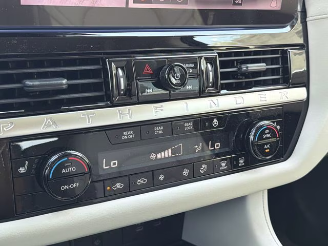 2026 Everest White Pearl Tricoat Nissan Pathfinder SL FWD SUV