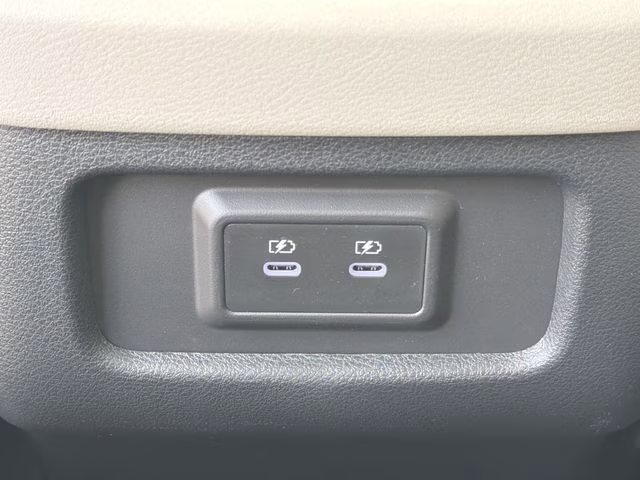 2026 Everest White Pearl Tricoat Nissan Pathfinder SL 4X4 SUV