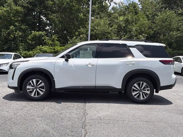 2026 Everest White Pearl Tricoat Nissan Pathfinder SL 4X4 SUV