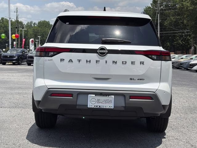 2026 Everest White Pearl Tricoat Nissan Pathfinder SL 4X4 SUV