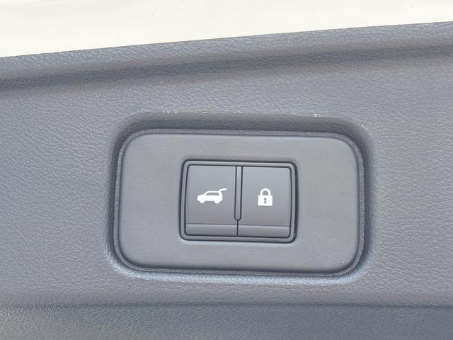 2026 Everest White Pearl Tricoat Nissan Pathfinder SL 4X4 SUV