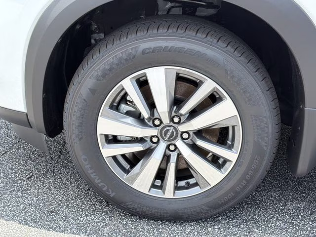 2026 Everest White Pearl Tricoat Nissan Pathfinder SL 4X4 SUV