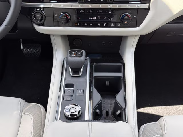 2026 Everest White Pearl Tricoat Nissan Pathfinder SL 4X4 SUV