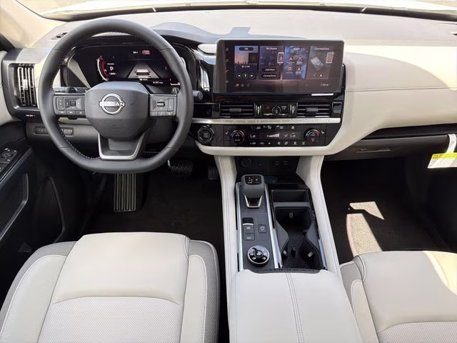 2026 Everest White Pearl Tricoat Nissan Pathfinder SL 4X4 SUV