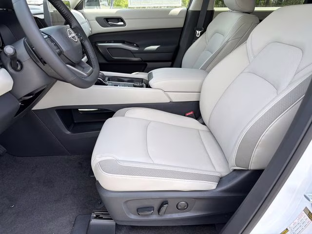 2026 Everest White Pearl Tricoat Nissan Pathfinder SL 4X4 SUV