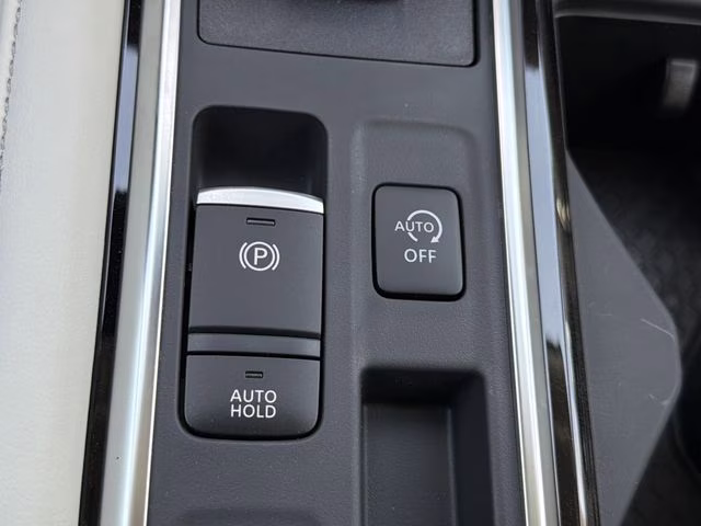 2026 Everest White Pearl Tricoat Nissan Pathfinder SL FWD SUV