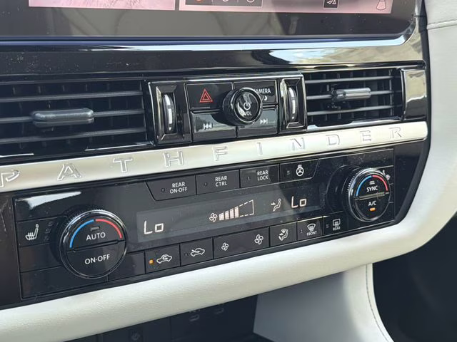 2026 Everest White Pearl Tricoat Nissan Pathfinder SL FWD SUV