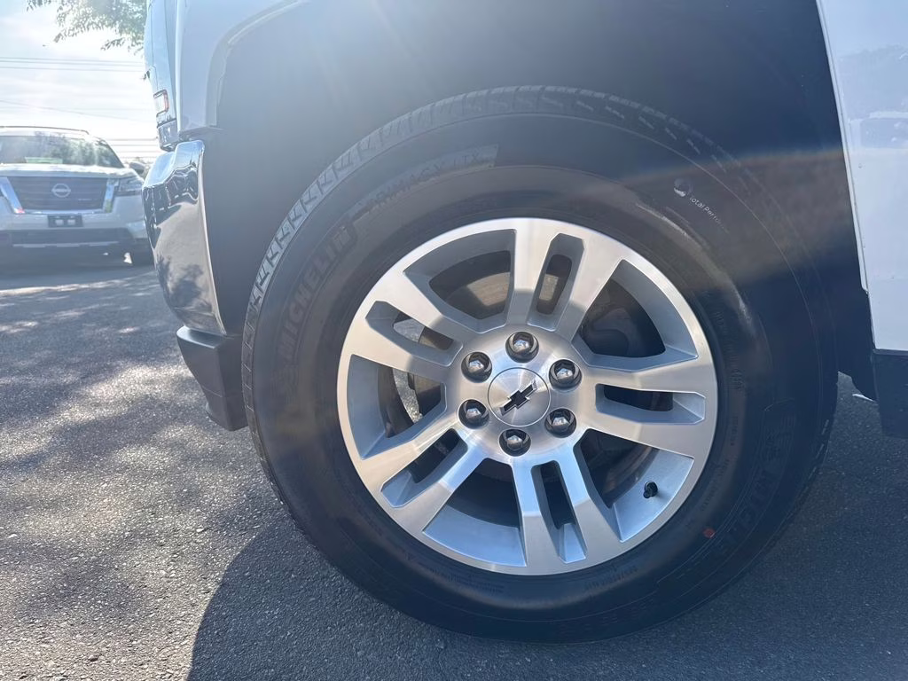 2018 Summit White Chevrolet Silverado 1500 LT 4X4 Truck