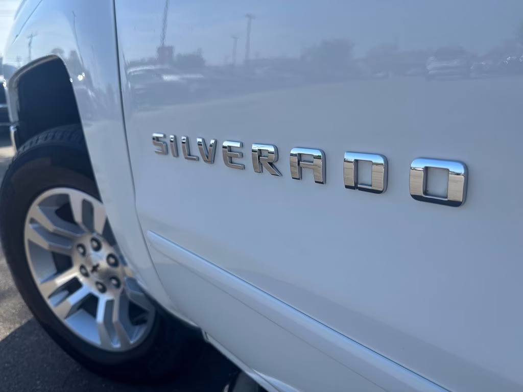 2018 Summit White Chevrolet Silverado 1500 LT 4X4 Truck