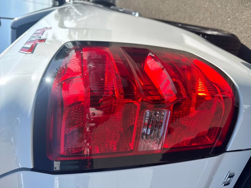 2018 Summit White Chevrolet Silverado 1500 LT 4X4 Truck