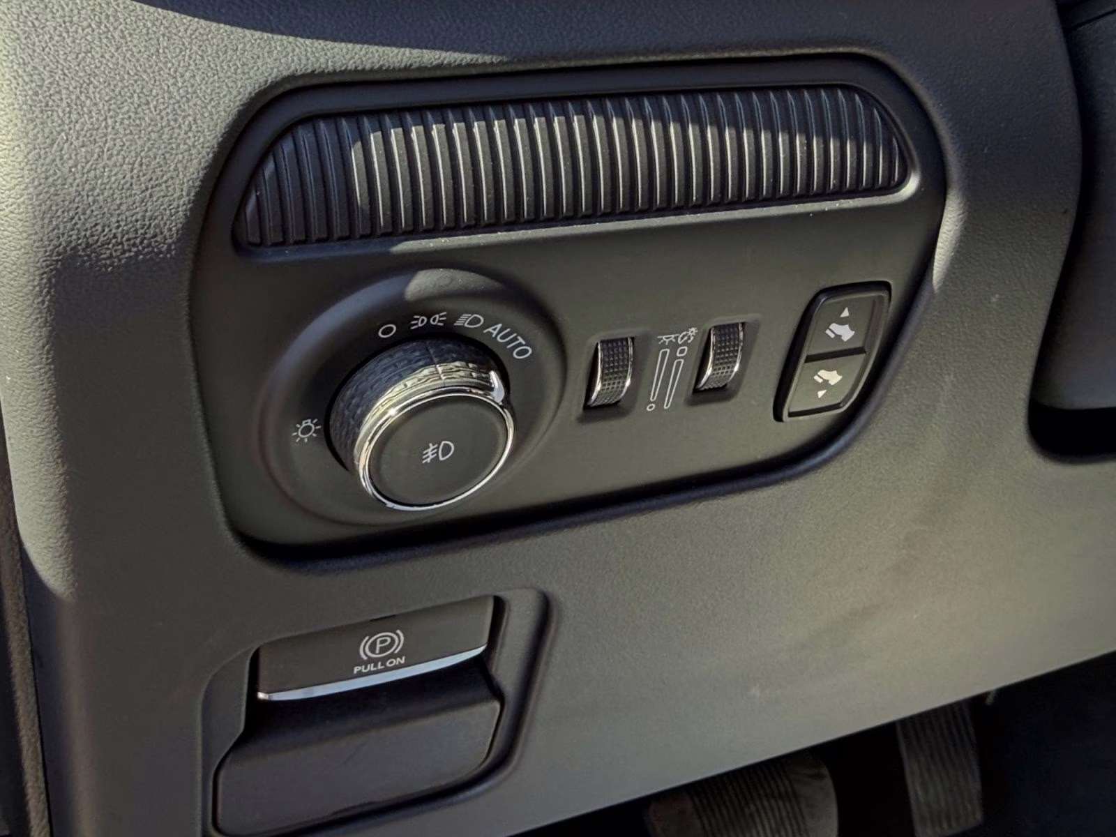 2025 Diamond Black Crystal Pearlcoat Jeep Grand Wagoneer L Series III 4X4 SUV