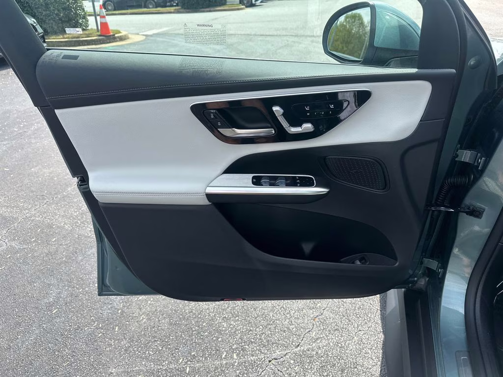 2026 Verde Mercedes-Benz GLC GLC 300 RWD SUV