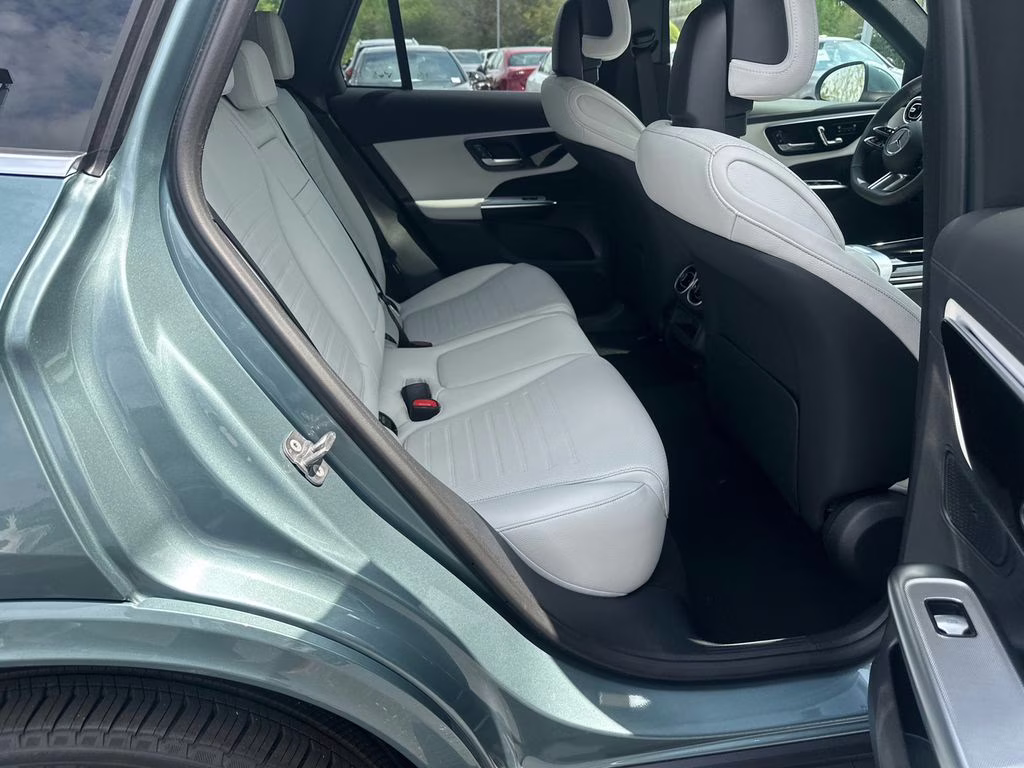 2026 Verde Mercedes-Benz GLC GLC 300 RWD SUV