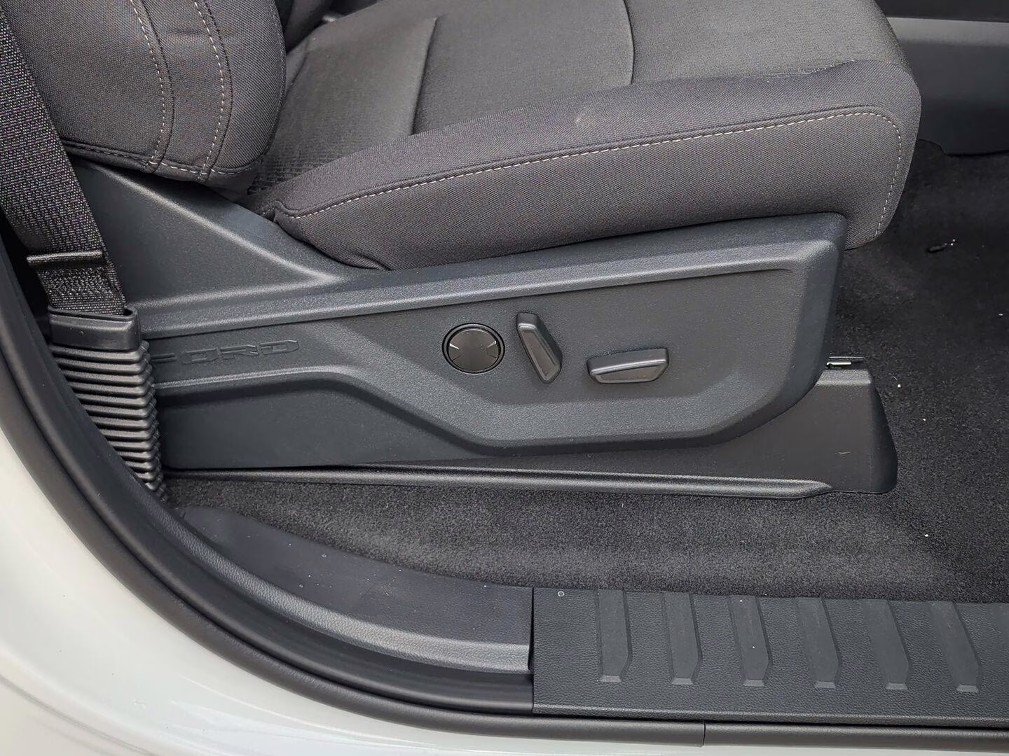 2026 Oxford White Ford F-150 XLT 4X4 Truck