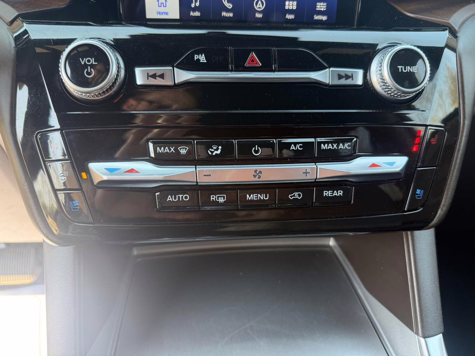 2023 Rapid Red Metallic Tinted Clearcoat Ford Explorer King Ranch 4X4 SUV