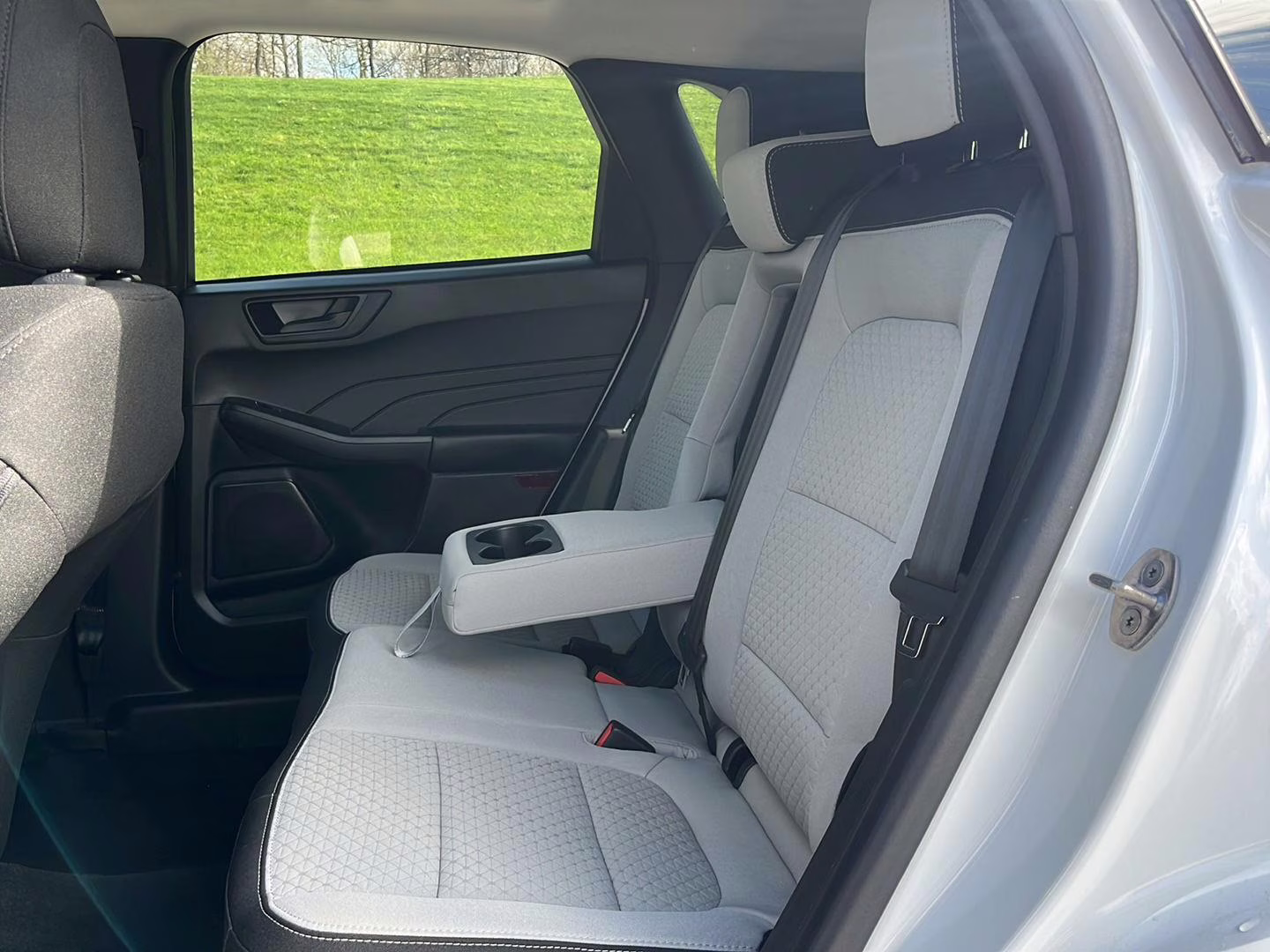 2023 Oxford White Ford Escape Active AWD SUV