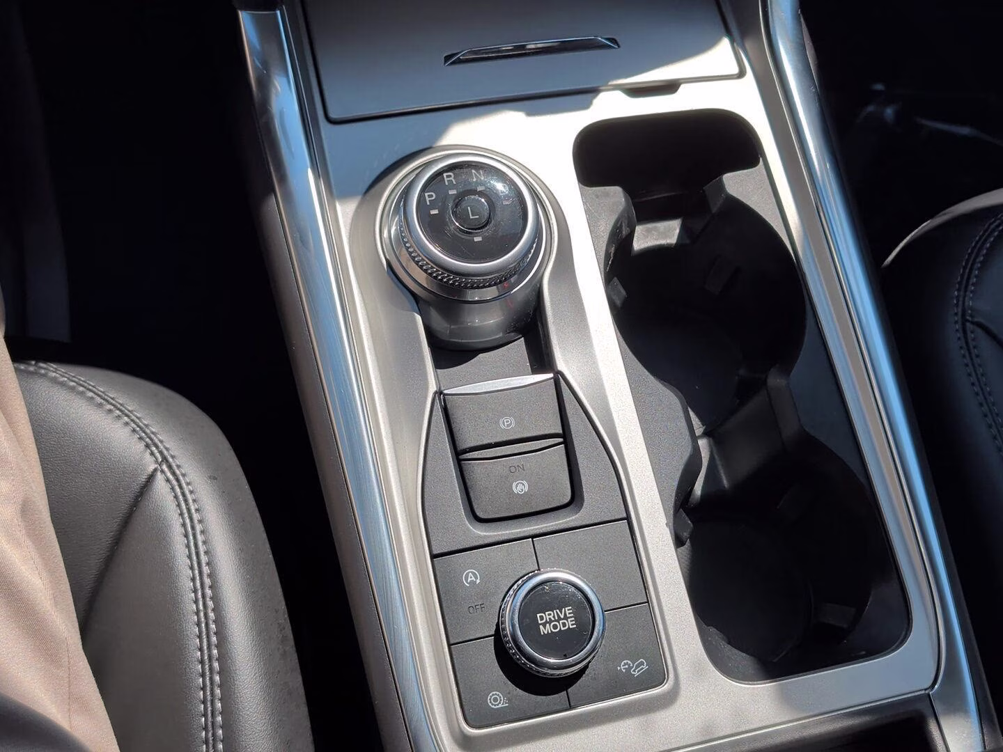 2024 Agate Black Ford Explorer XLT 4X4 SUV