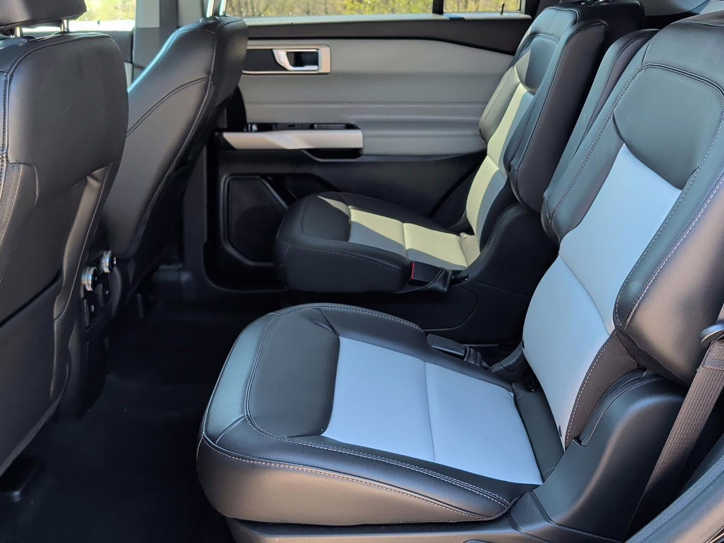 2024 Agate Black Ford Explorer XLT 4X4 SUV