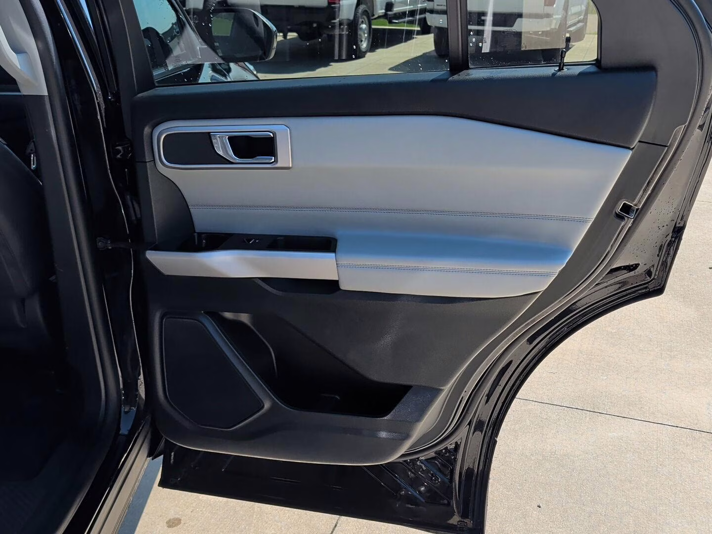 2024 Agate Black Ford Explorer XLT 4X4 SUV