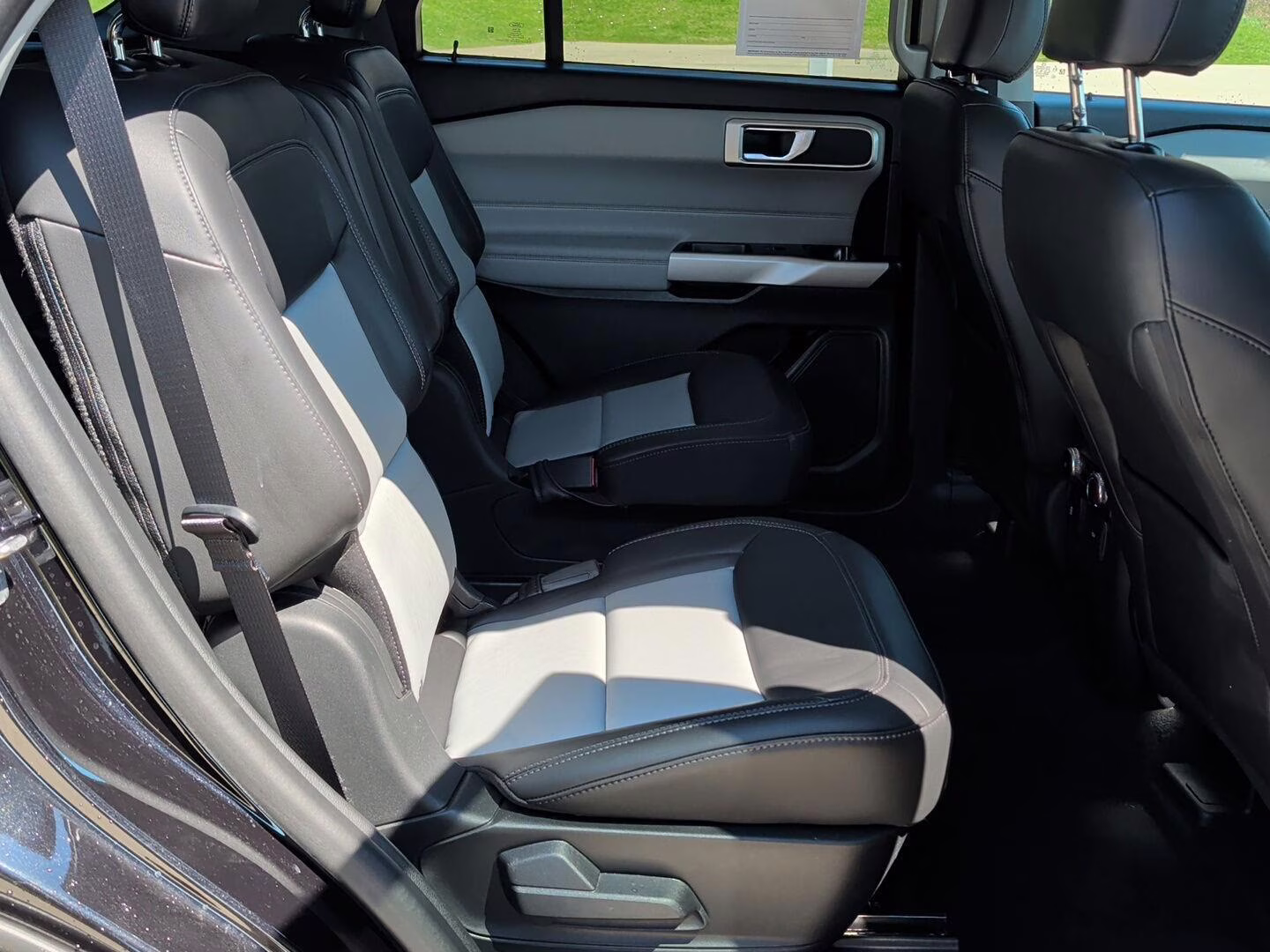 2024 Agate Black Ford Explorer XLT 4X4 SUV