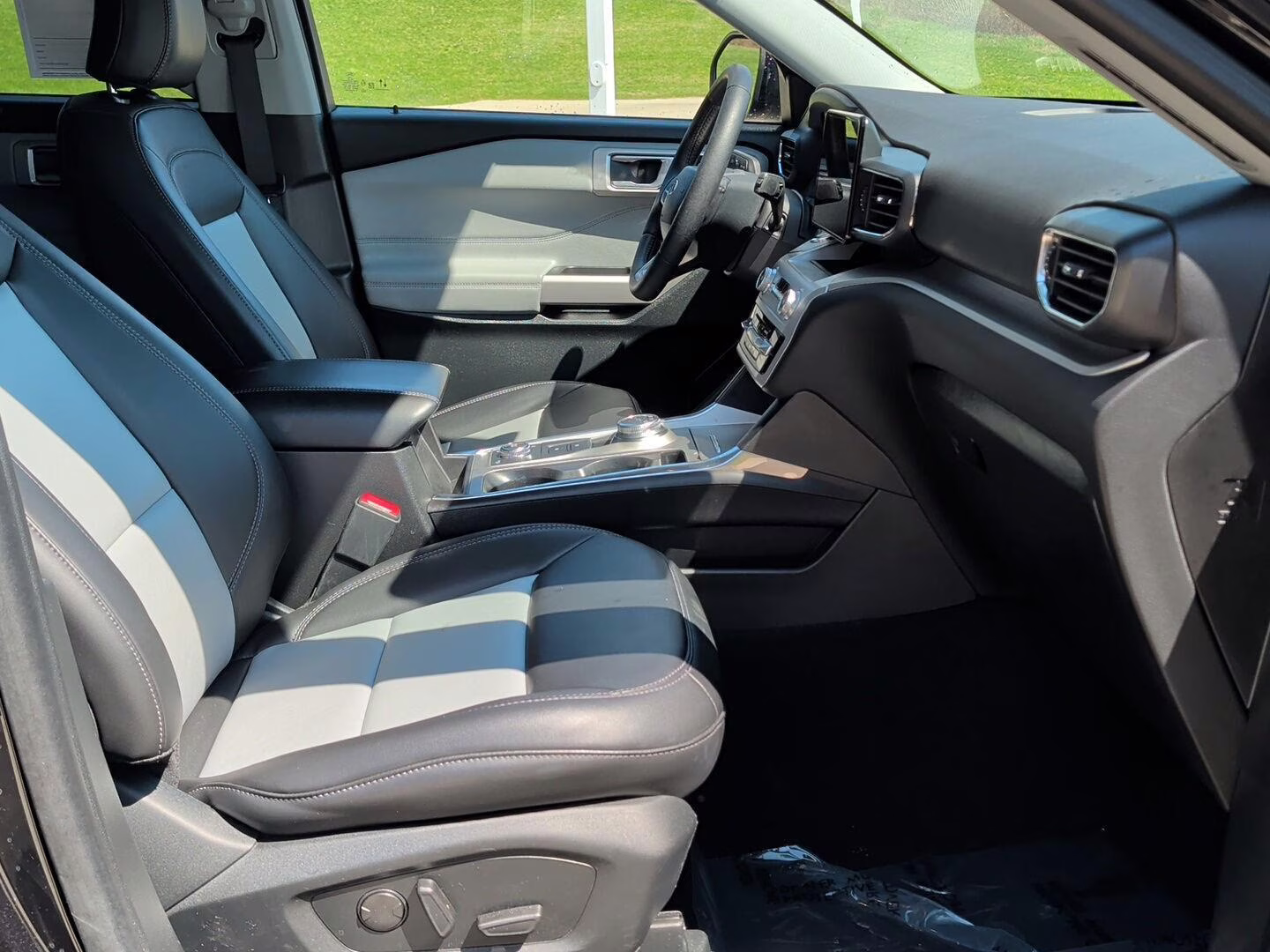 2024 Agate Black Ford Explorer XLT 4X4 SUV