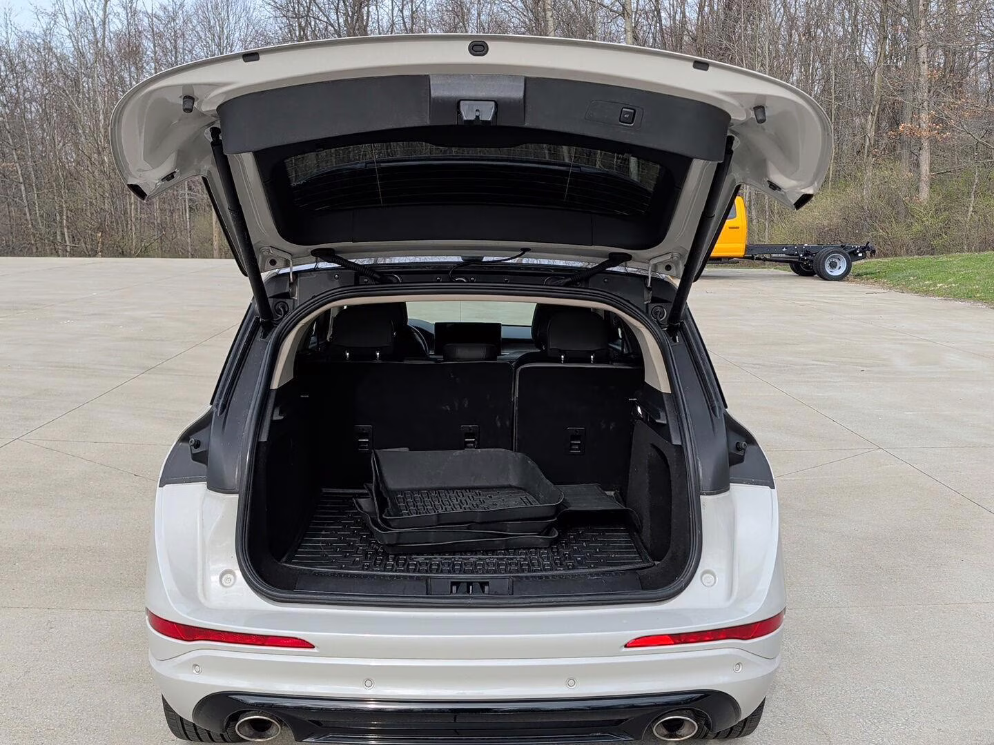 2023 Ceramic Pearl Metallic Tinted Clearcoat Lincoln Corsair Reserve 111 AWD SUV