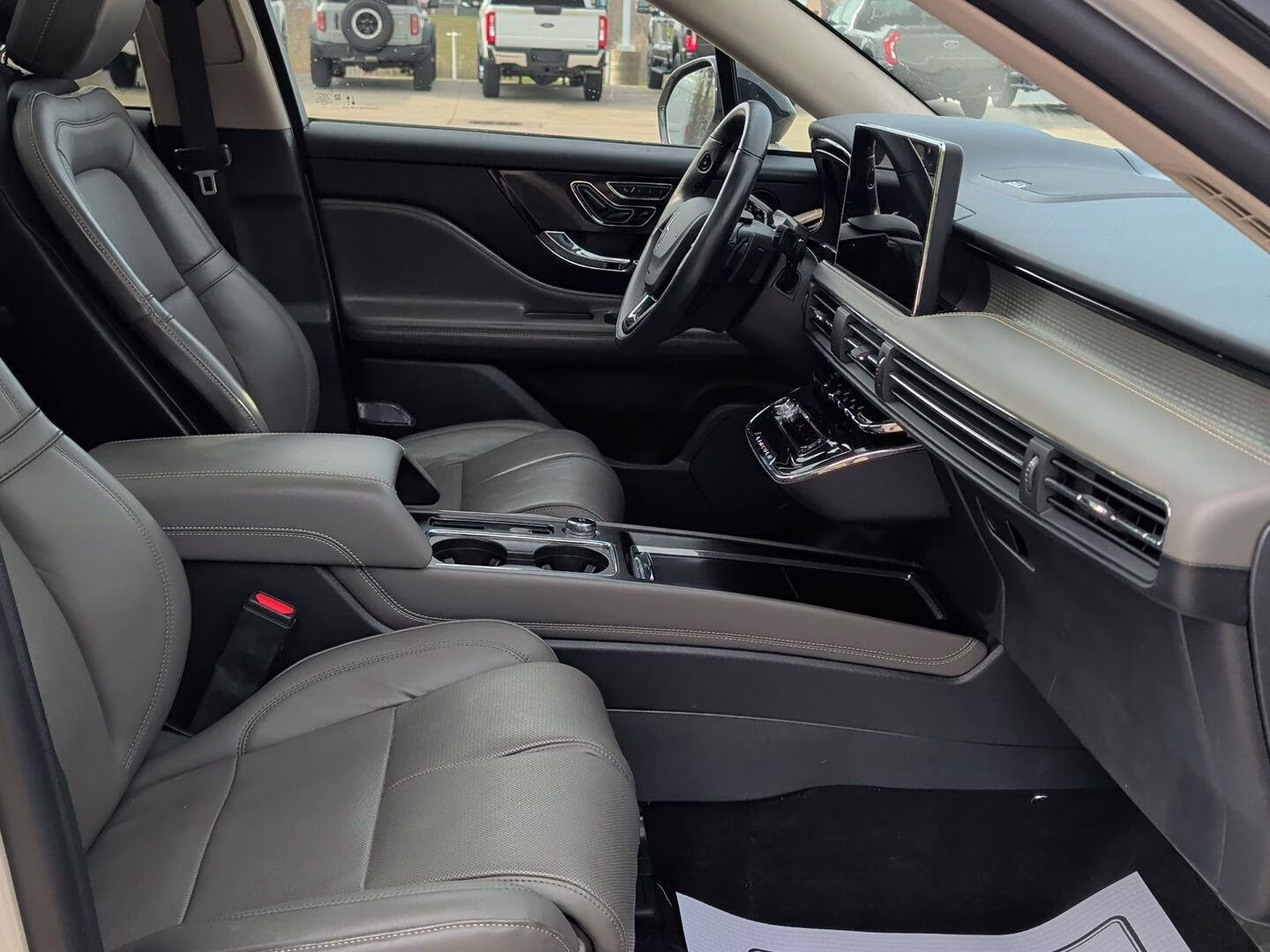 2023 Ceramic Pearl Metallic Tinted Clearcoat Lincoln Corsair Reserve 111 AWD SUV