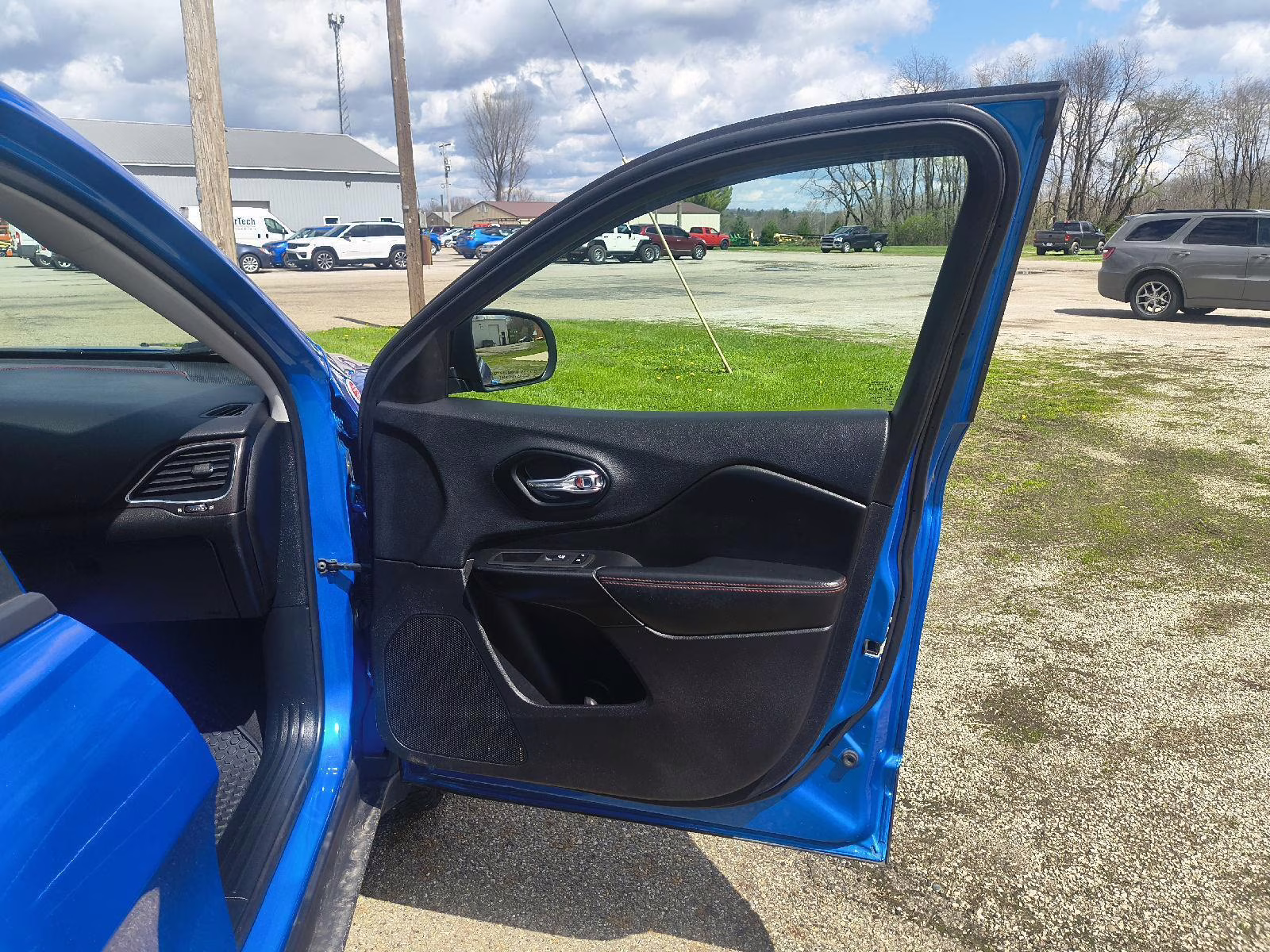 2022 Hydro Blue Pearlcoat Jeep Cherokee Trailhawk 4X4 SUV