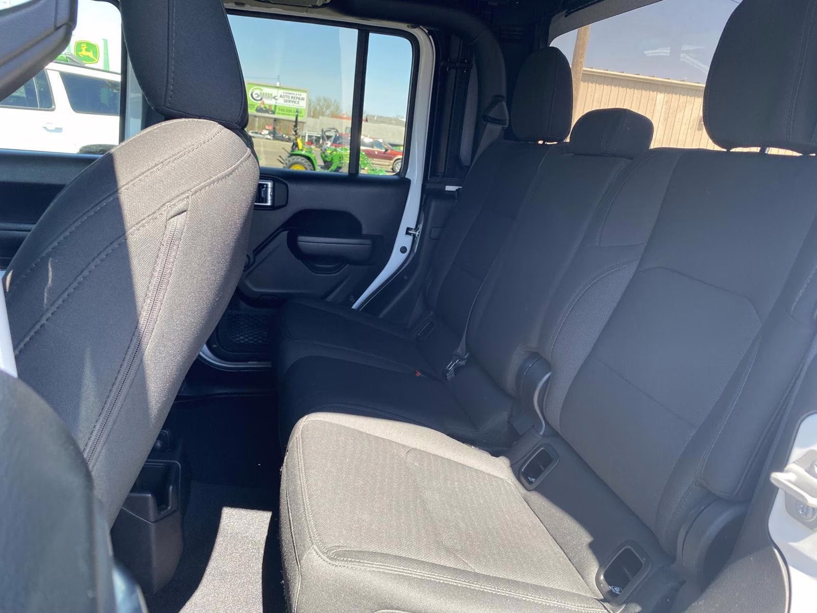 2022 Bright White Clearcoat Jeep Gladiator Willys Sport 4X4 Truck