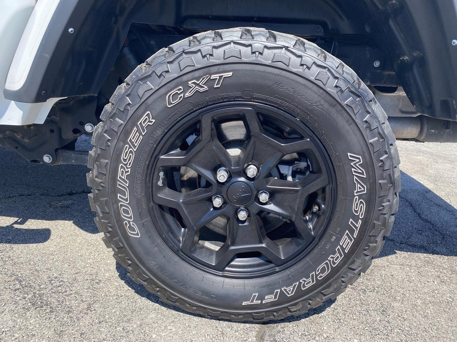 2022 Bright White Clearcoat Jeep Gladiator Willys Sport 4X4 Truck