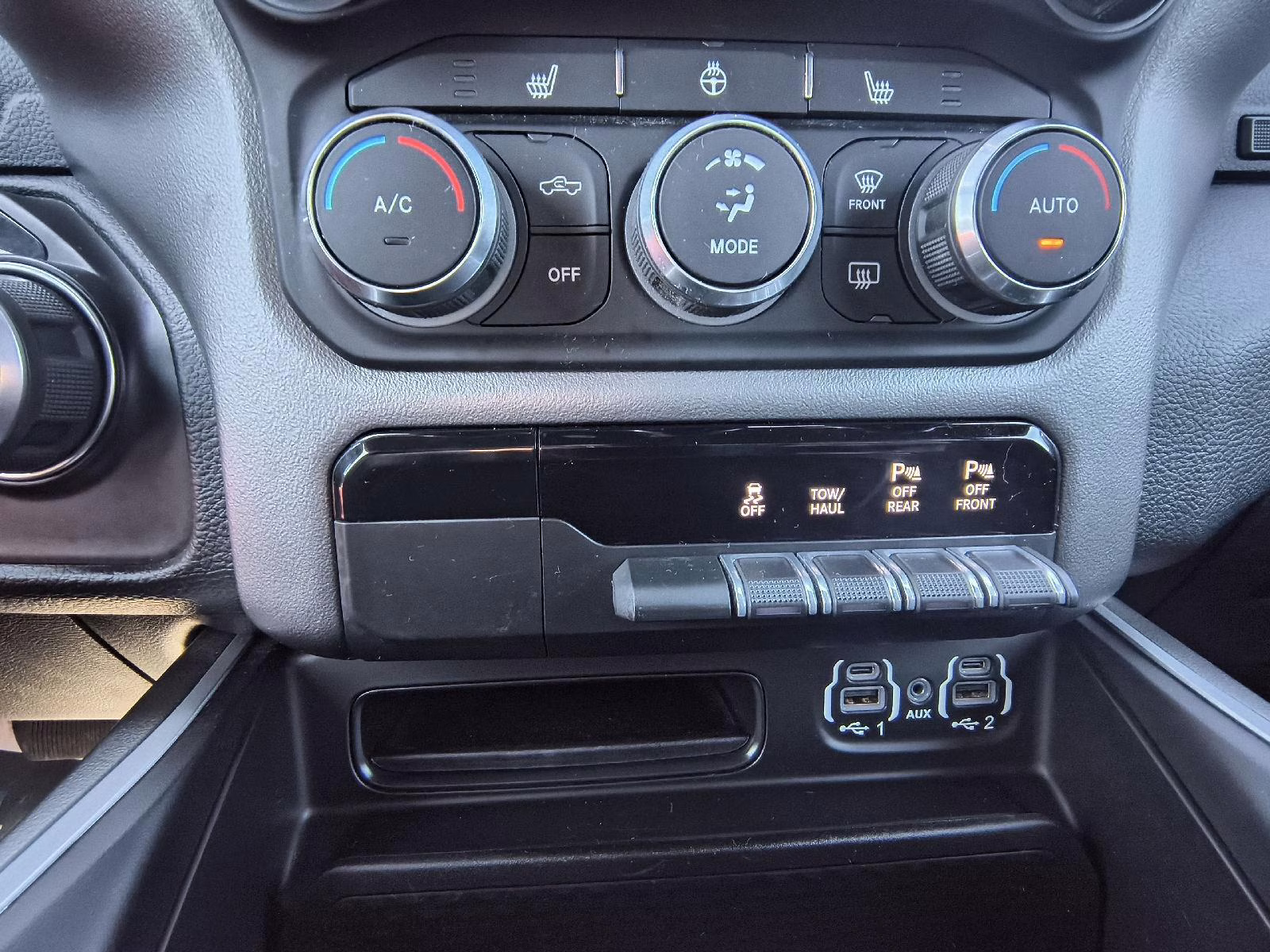 2020 Diamond Black Crystal Pearlcoat Ram 1500 Big Horn 4X4 Truck