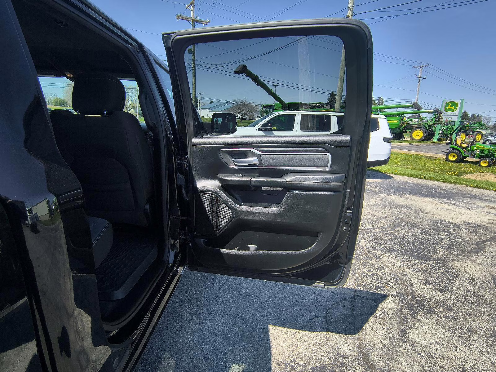 2020 Diamond Black Crystal Pearlcoat Ram 1500 Big Horn 4X4 Truck