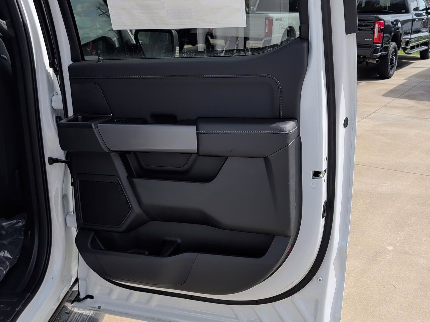 2026 Oxford White Ford F-150 XLT 4X4 Truck