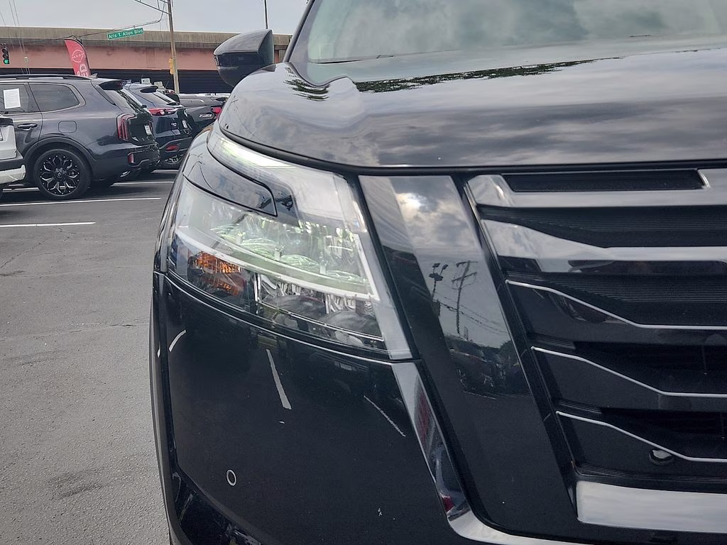 2023 Super Black Nissan Pathfinder SL 4X4 SUV