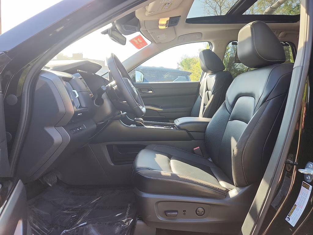 2023 Super Black Nissan Pathfinder SL 4X4 SUV