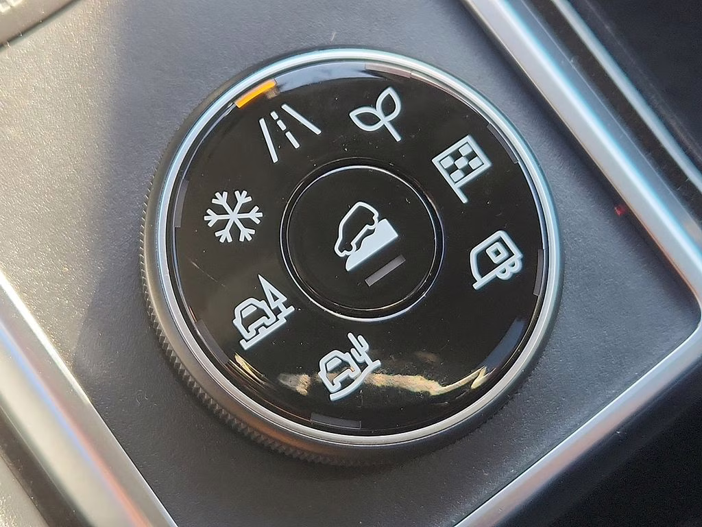 2023 Super Black Nissan Pathfinder SL 4X4 SUV