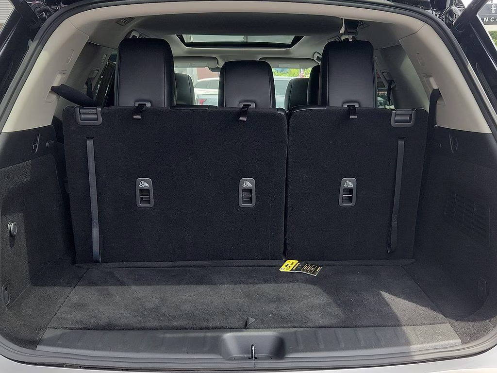 2023 Super Black Nissan Pathfinder SL 4X4 SUV