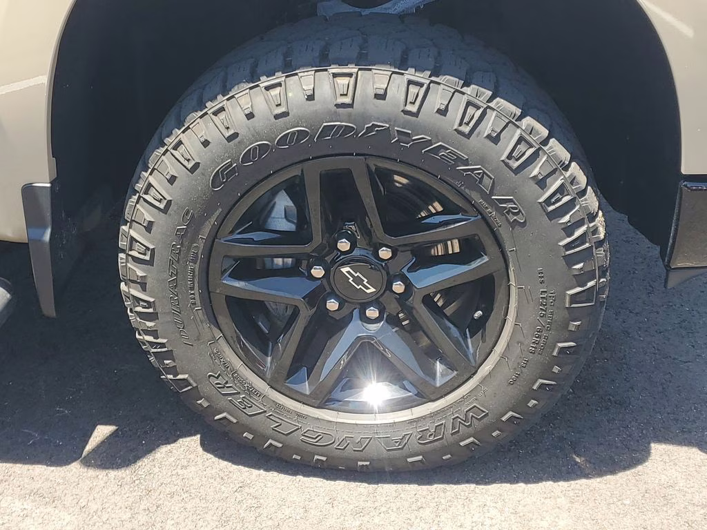 2023 Sand Dune Metallic Chevrolet Silverado 1500 LT Trail Boss 4X4 Truck