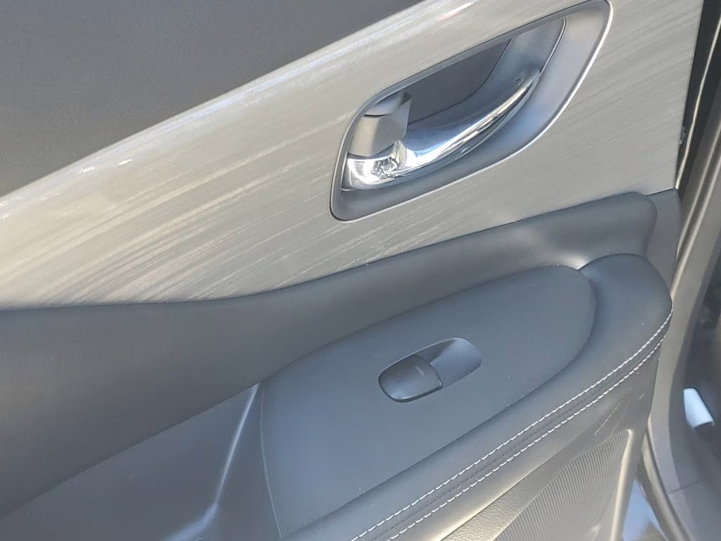 2017 Magnetic Black Metallic Nissan Murano SV AWD SUV