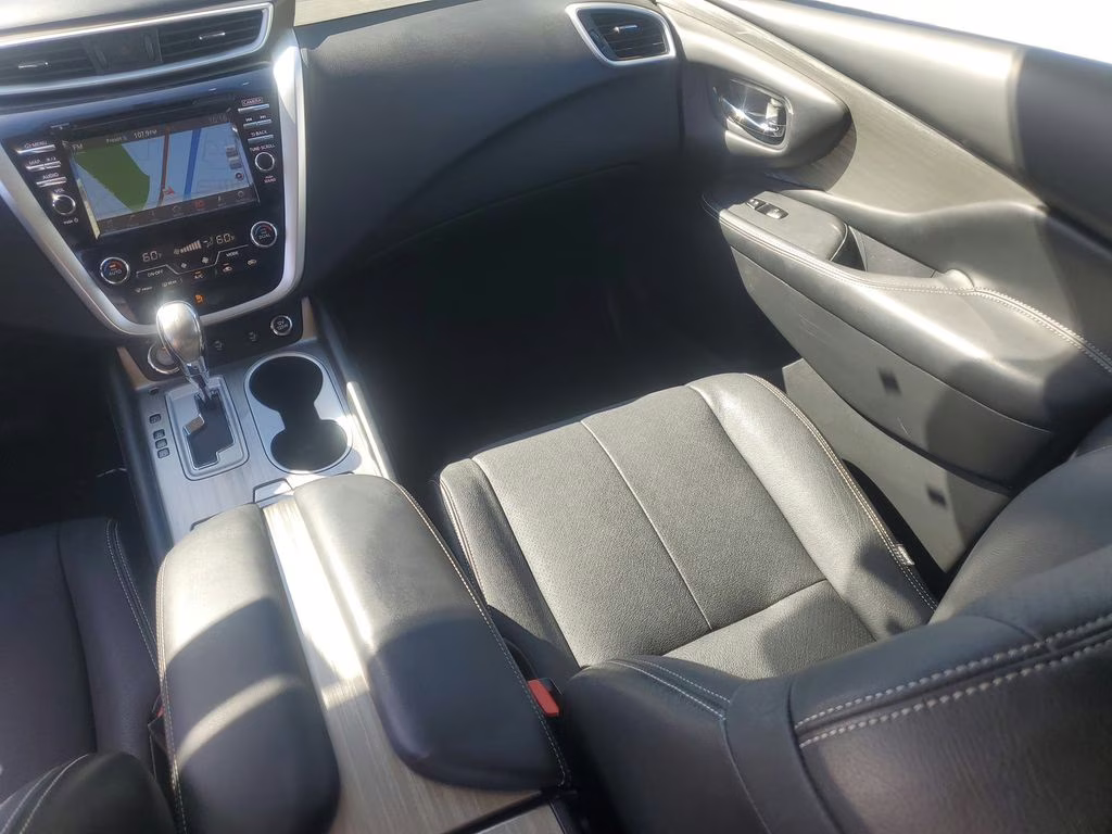 2017 Magnetic Black Metallic Nissan Murano SV AWD SUV